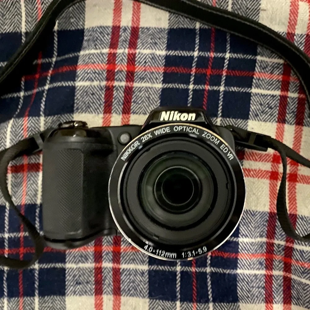 Black Nikon Coolpix L340